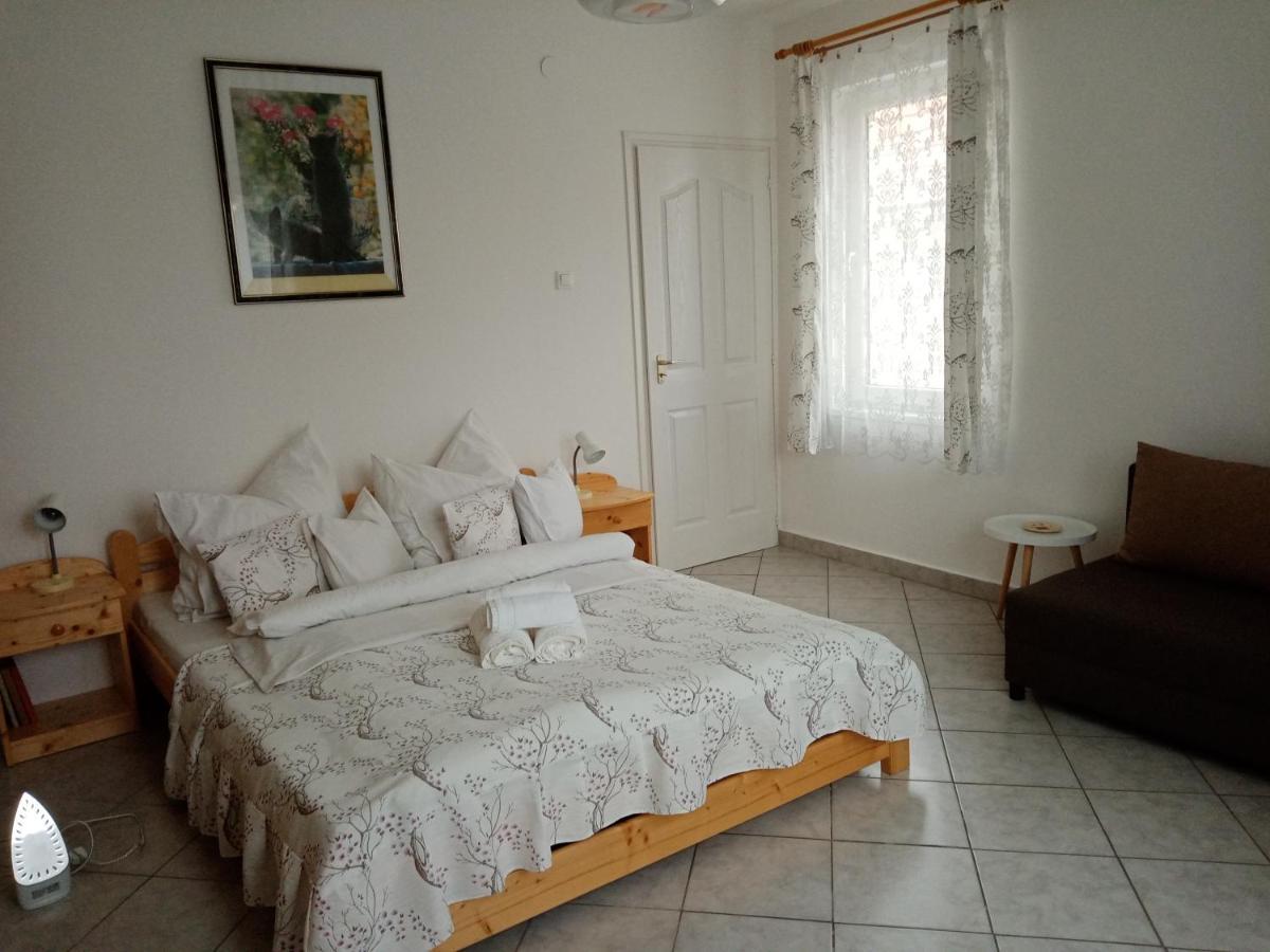 Eoetvoes Nyaralo Villa ชิโอฟก ภายนอก รูปภาพ