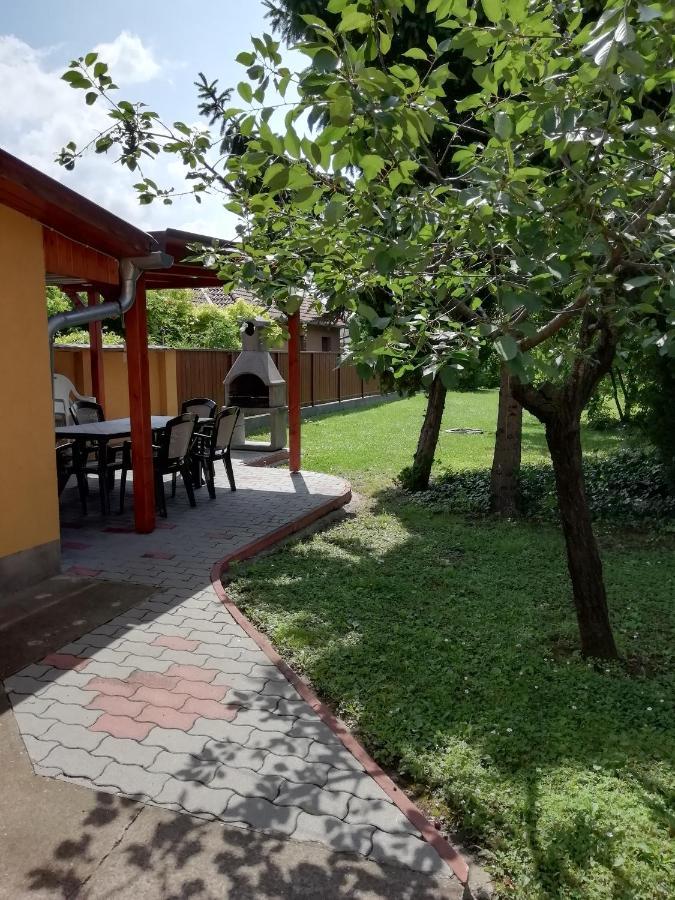Eoetvoes Nyaralo Villa ชิโอฟก ภายนอก รูปภาพ